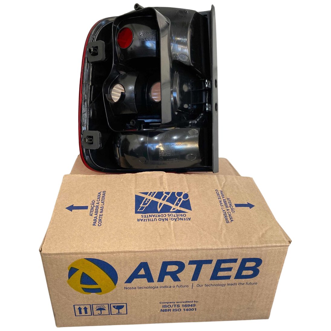 Lanterna Traseira Direita para Volkswagen Saveiro - Arteb - 0460404