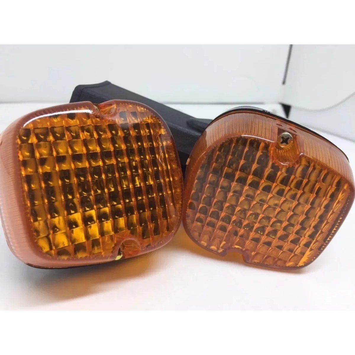 Pisca Dianteiro Direito para Honda CB 400 e CB 450 - Valplas - 01002